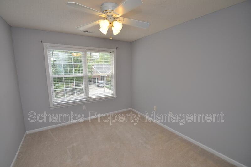 Apex House: 806 Brickstone Dr