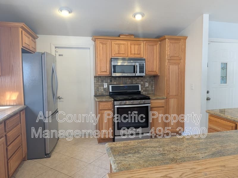 Santa Clarita House: 27254 Walnut Springs