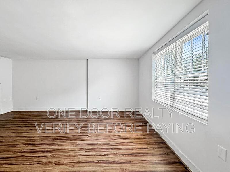 Williamsburg Condo: 732 Scotland Street #1