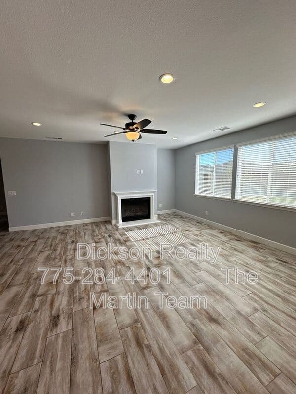 Sparks House: 816 Thacker Pass Dr