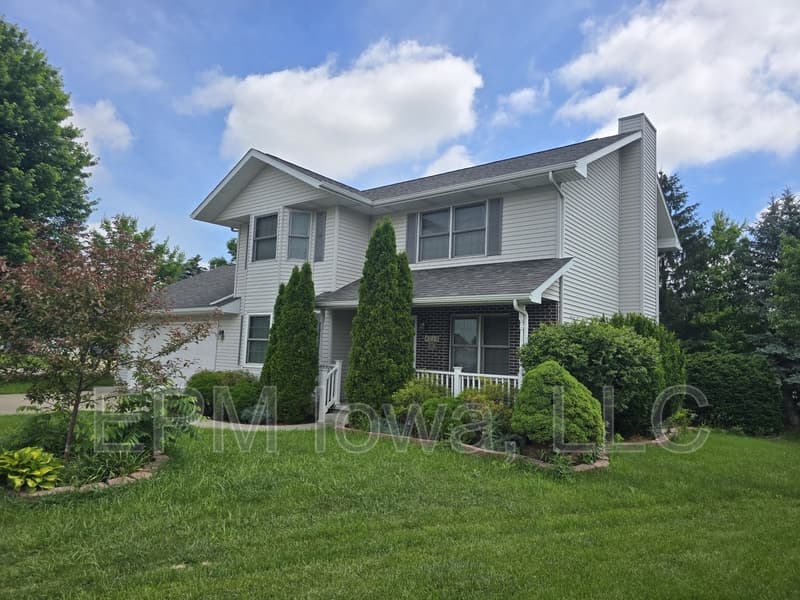 Cedar Falls House: 4710 Donald Drive