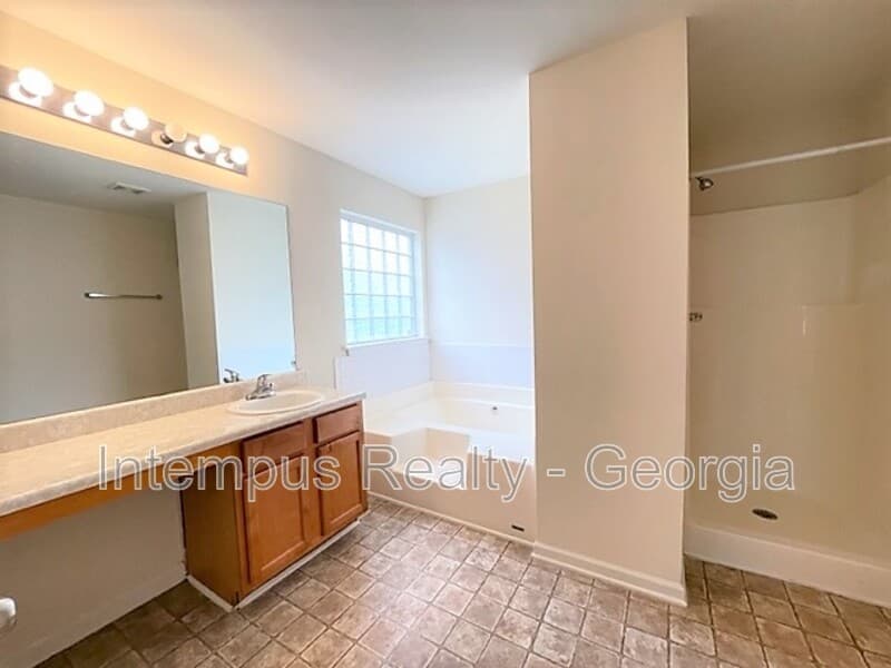 Snellville House: 4389 Persian Ct