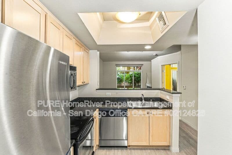 San Diego House: 2400 5th Avenue