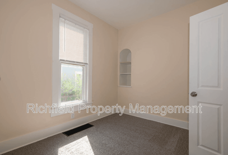 Noblesville Condo: 1562 Clinton St