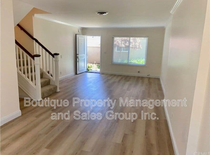Costa Mesa Condo: 2336 Minuteman Way