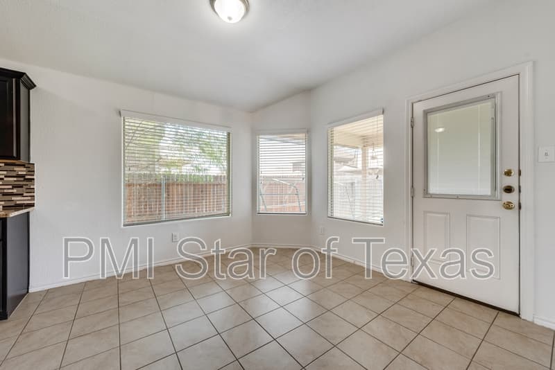 Fort Worth House: 6324 Spokane Drive