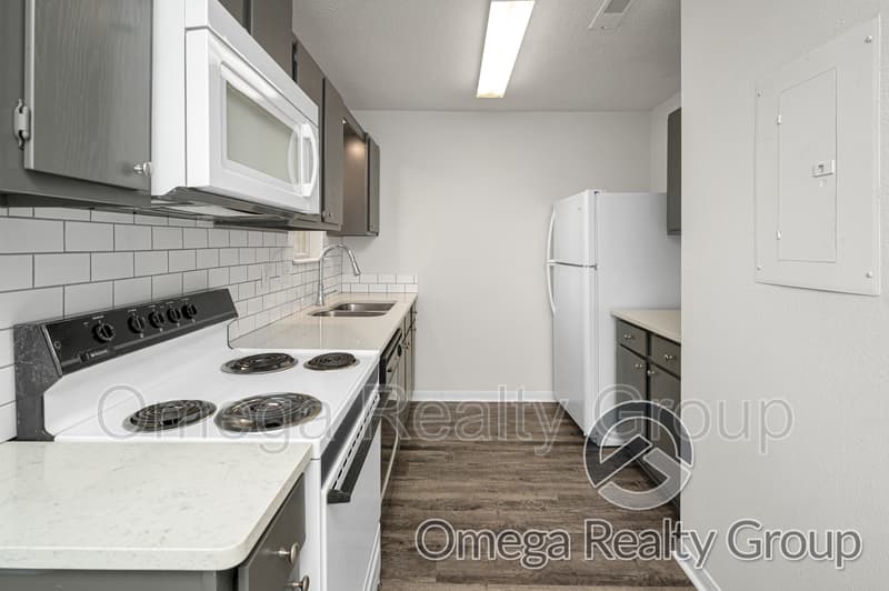Columbiana Condo: 100 Egg And Butter Rd