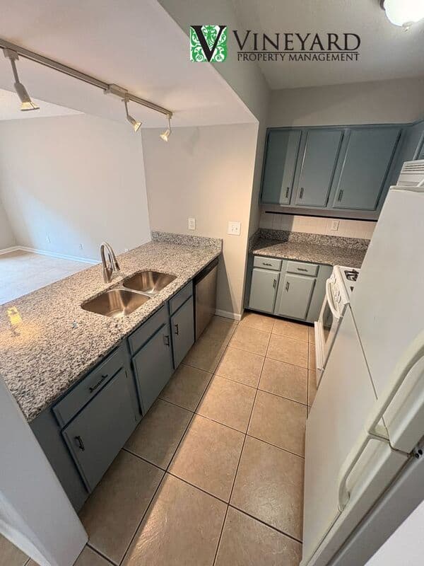 Kennesaw Townhome: 6085 Sand Wedge Circle NW