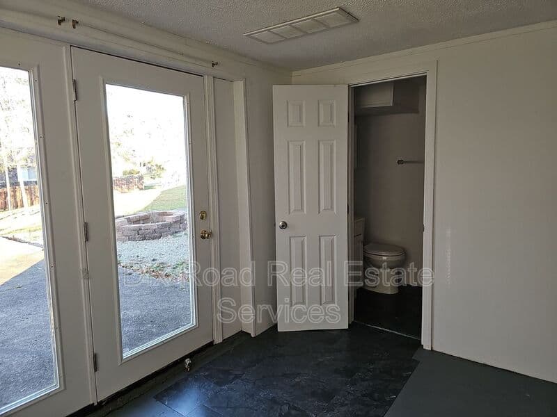 Fairfield House: 1750 North Staunton Drive