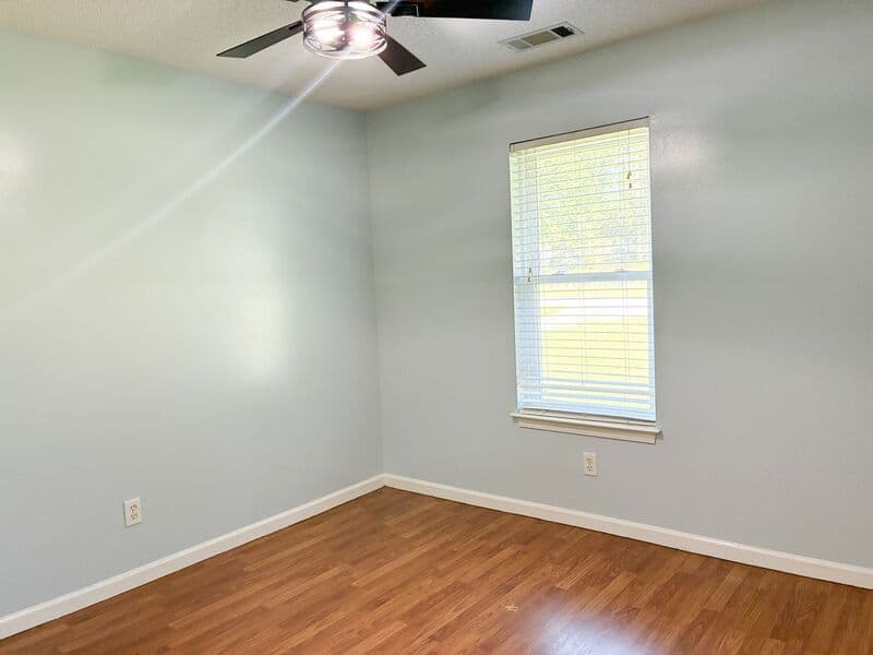Rincon House: 105 E 9th St