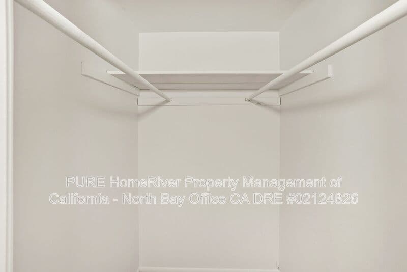 Cloverdale House: 1040 South Cloverdale Blvd