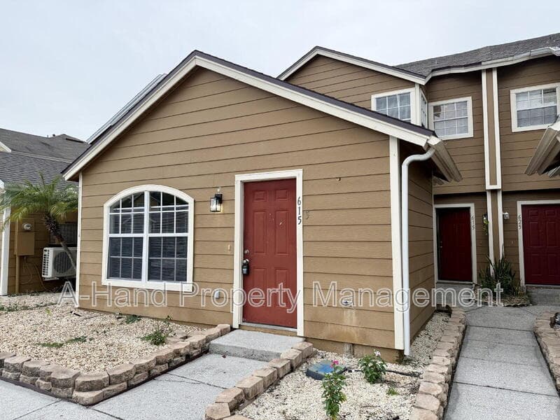 Davenport Condo: 615 Australian Way