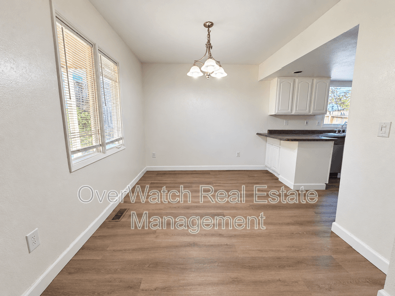 Anhcorage House: 10031 Nantucket Cir