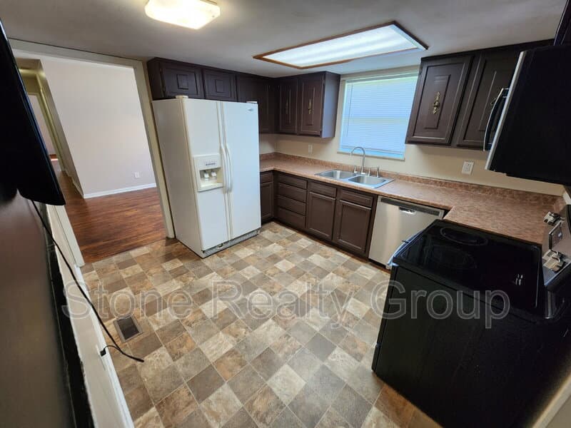 Terre Haute House: 2401 East Harlan Drive