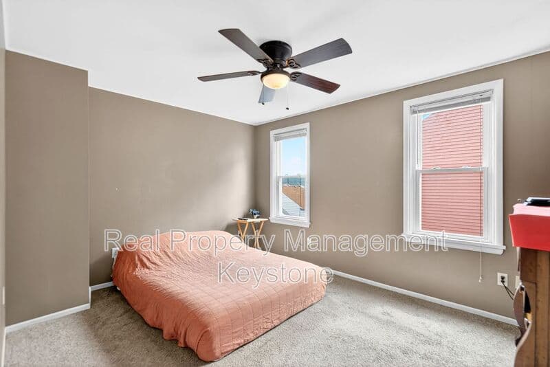 Pittsburgh House: 2835 Edwards Way