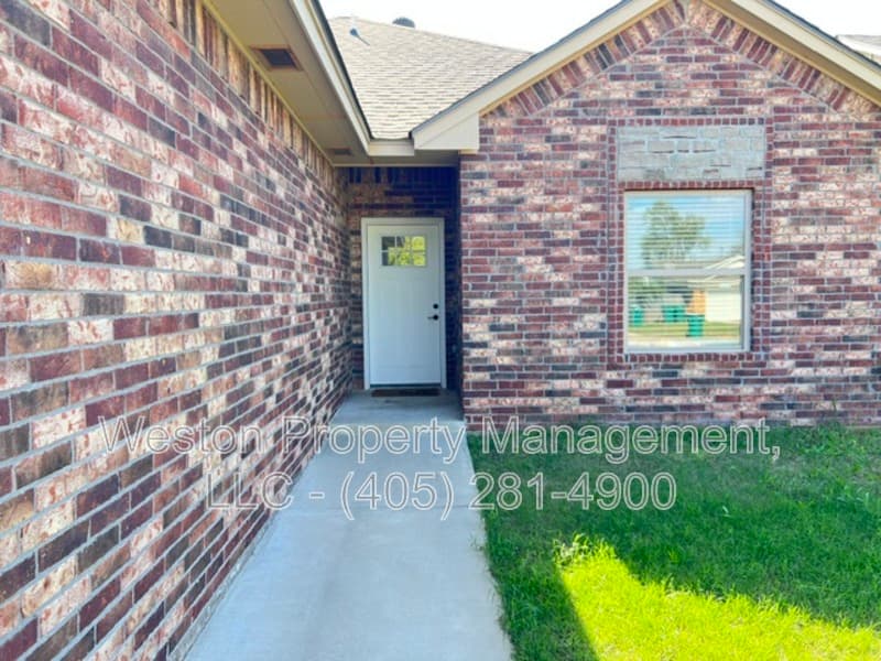 Spencer House: 8502 Northeast 34th Place