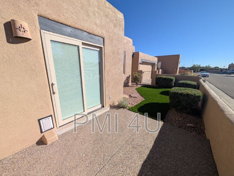 Albuquerque House: 12612 Carmel Ct NE