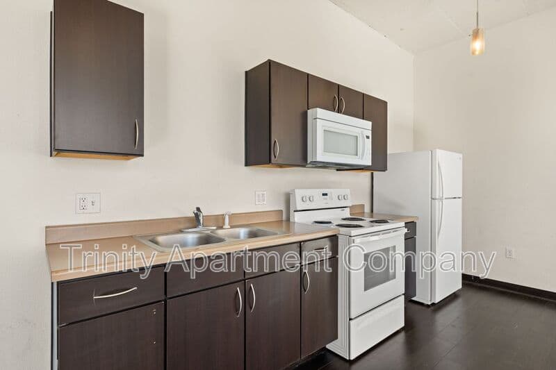 Albuquerque Apartment: 517 Gold Ave Sw