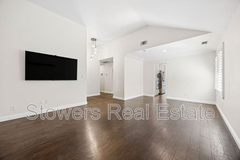 Pleasant Hill House: 26 Driftwood Court