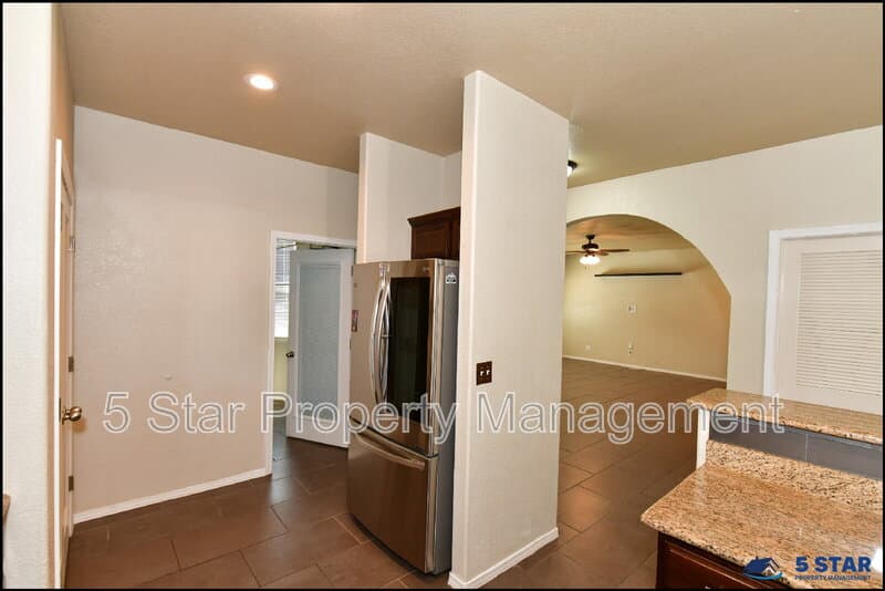 El Paso House: 4913 Adrian Campos St !!