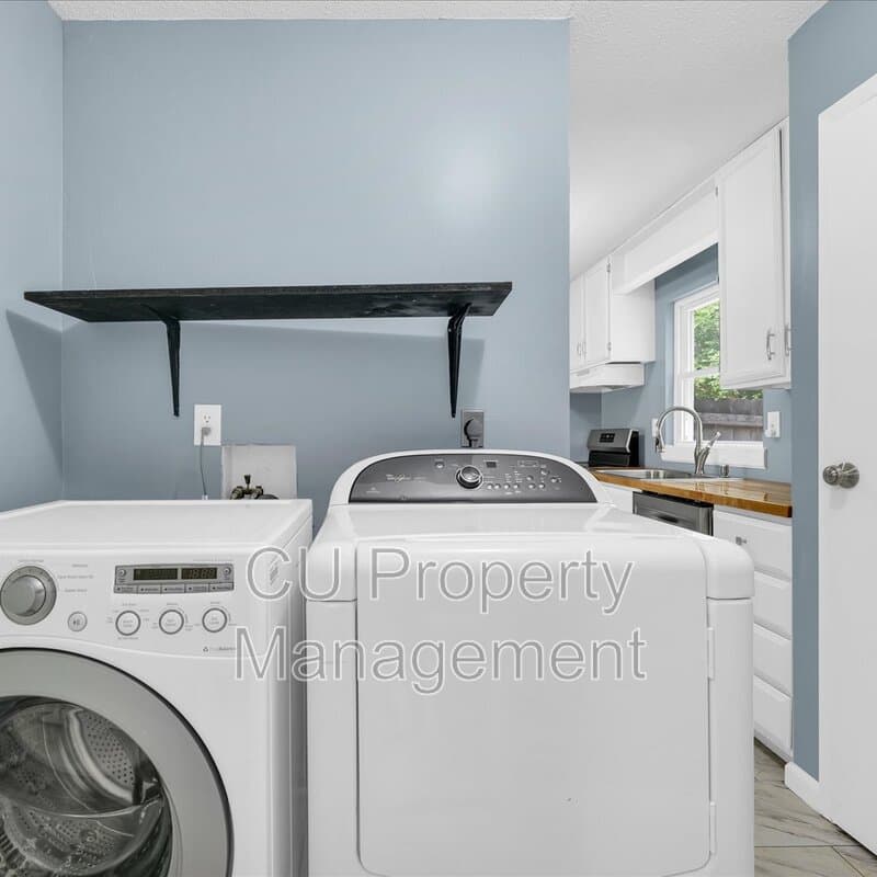 Champaign House: 610A English Creek Court