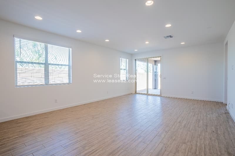 Phoenix House: 9348 W Glenrosa Ave