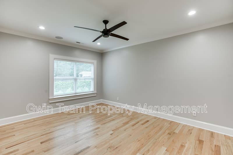 Lawrenceville House: 75 Cherry St