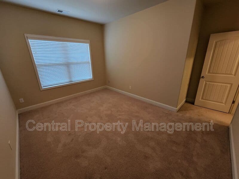 Simpsonville House: 265 Meadow Blossom Way