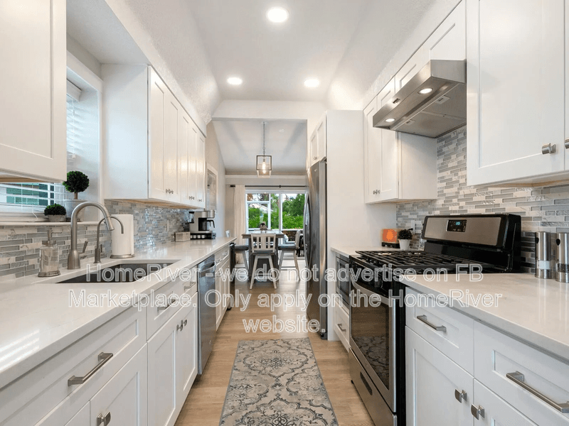 Sarasota Condo: 4422 Winston Ln S