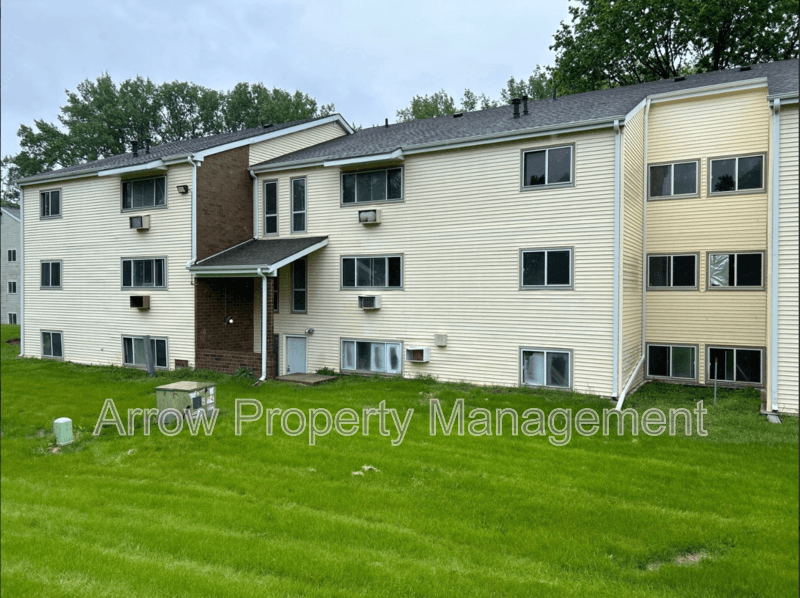 Clarinda House: 1010 North 16th Street
