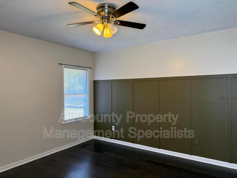 Lexington House: 145 Saddlebrooke Rd