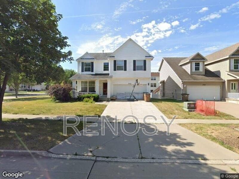 West Des Moines House: 7732 Beechtree Ln