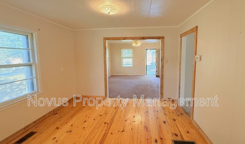 Tallapoosa House: 126 Kiker Street