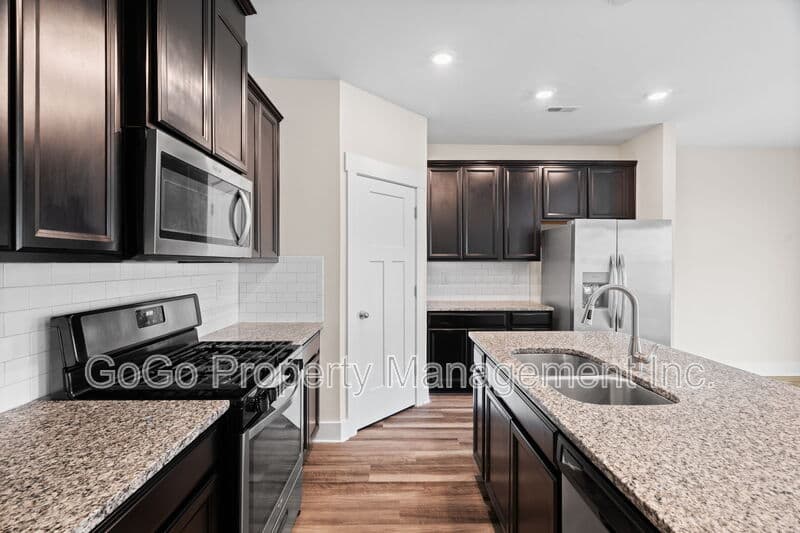 Simpsonville House: 216 Pewter Circle