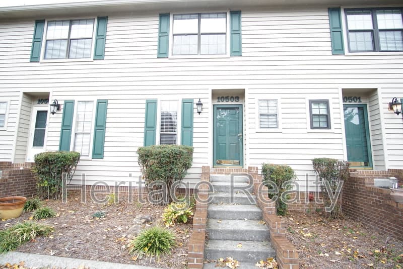 Knoxville House: 10503 Haleyford Lane