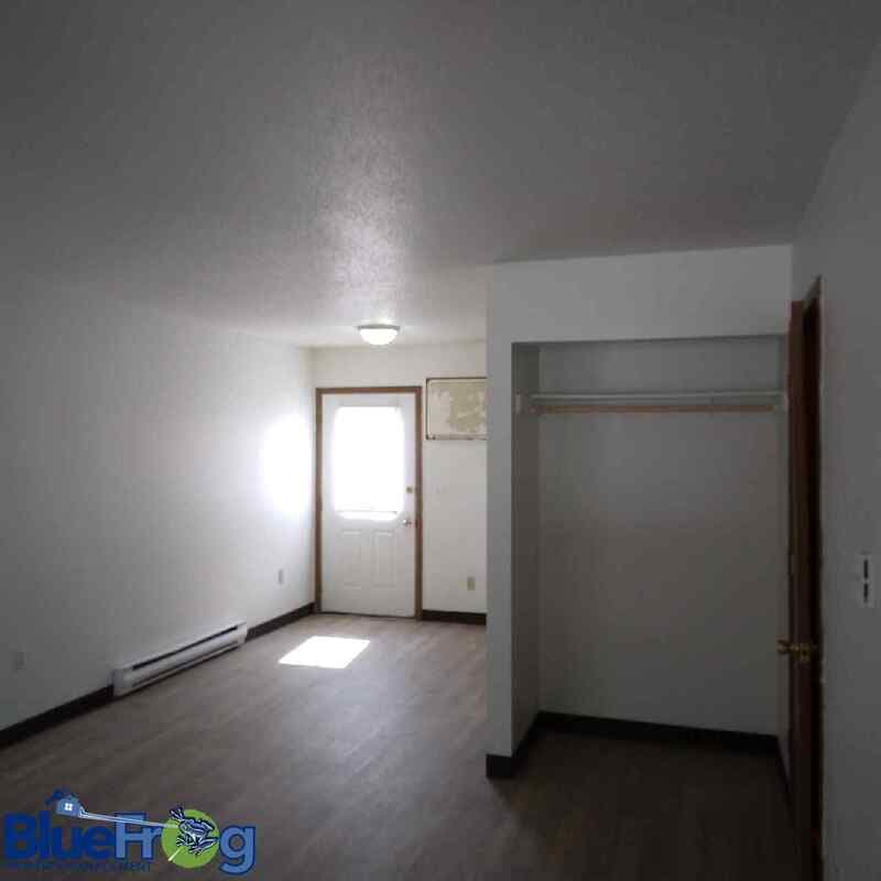Suring Condo: 406 North Barkman Street - 4