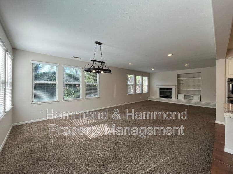 Simi Valley House: 5552 Evening Sky Dr