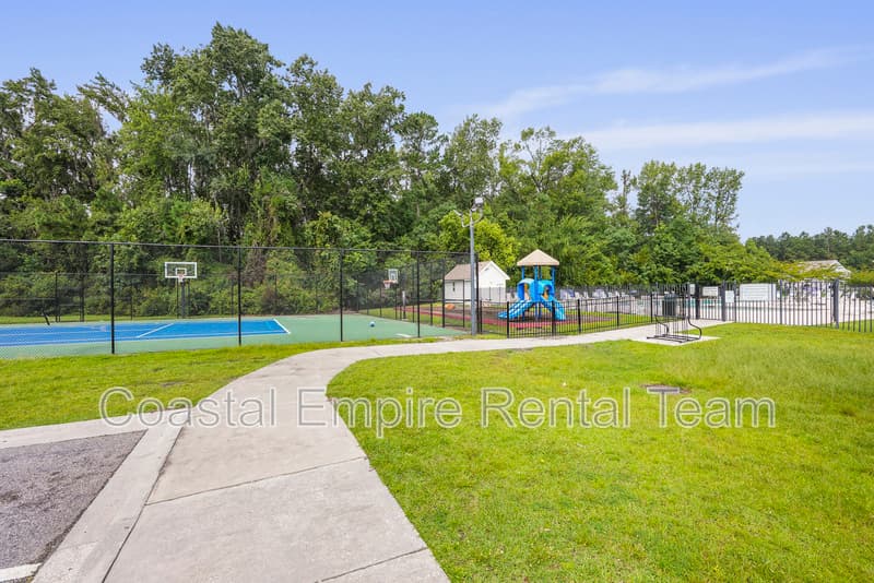 Guyton House: 100 Cotton Bluff Court