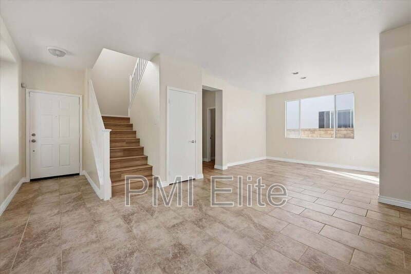Castaic House: 32029 Cypress Way