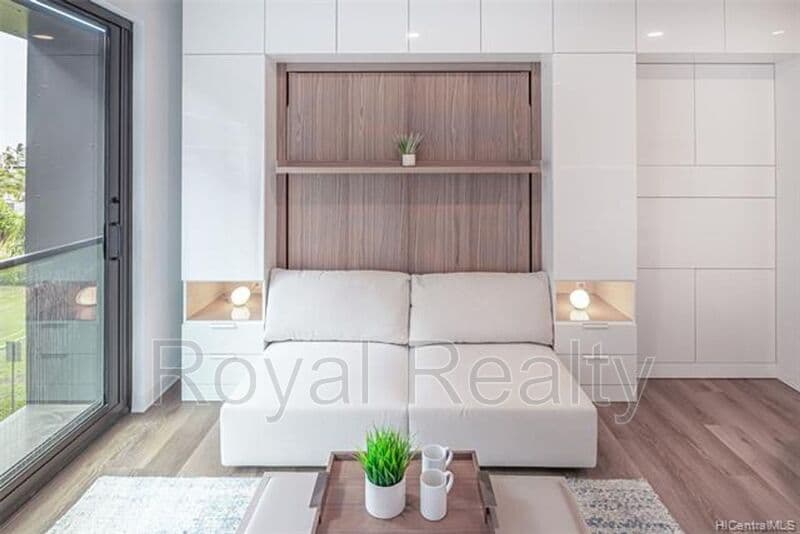 Honolulu Condo: 987 Queen St