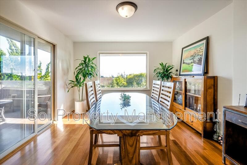 Santa Cruz House: 3370 Houts Drive