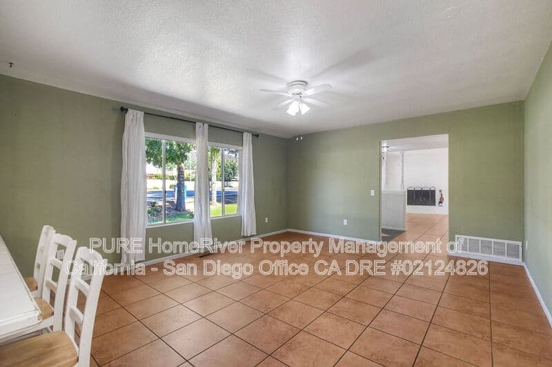 Escondido House: 2135 E El Norte Pkwy