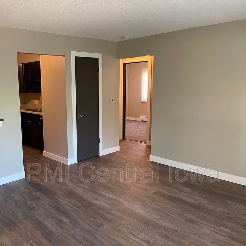 Waukee Condo: 450 Laurel St