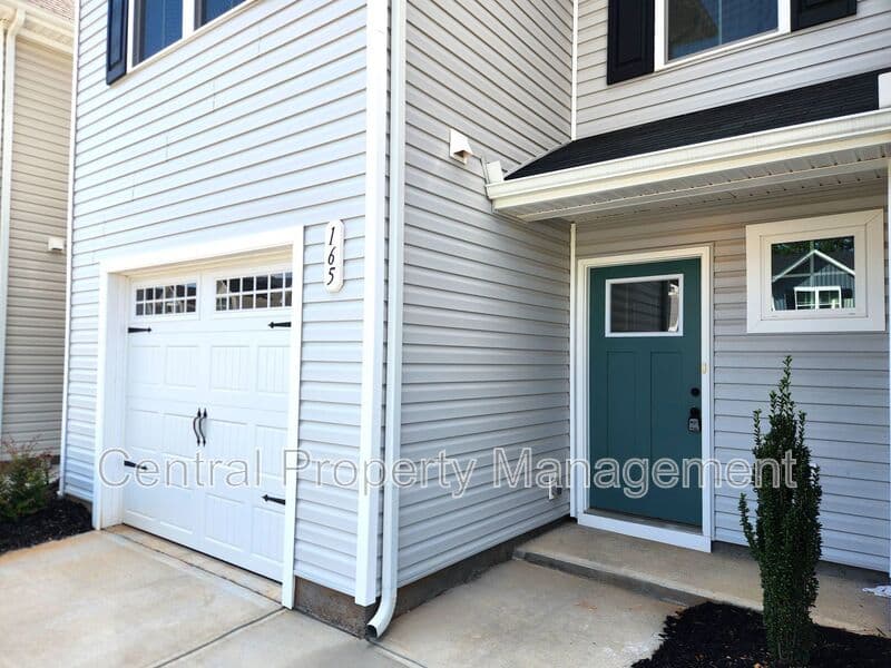 Greenville House: 165 Sarnesfield Way