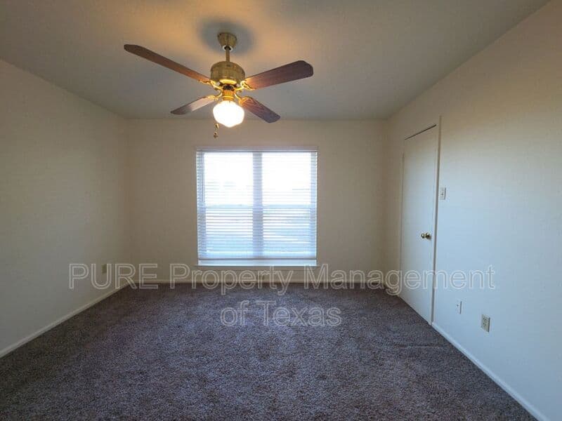 Elgin House: 304 McClendon Dr