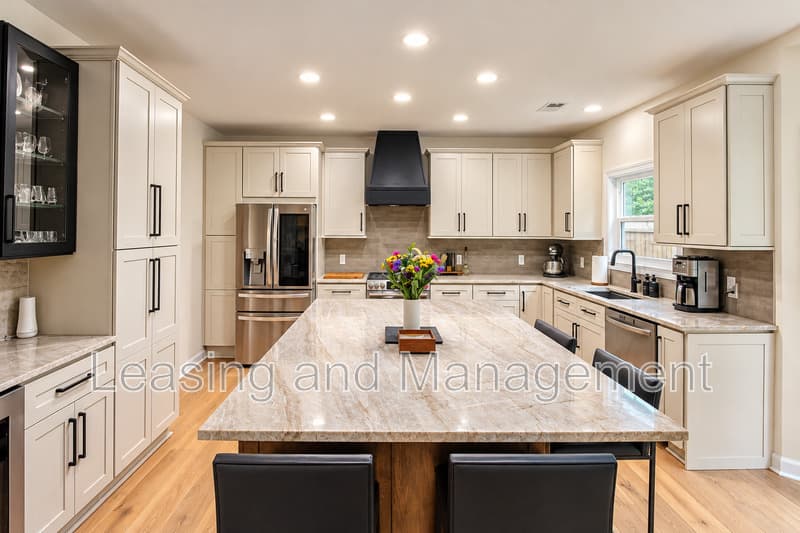 Charleston House: 1877 Bairds Cove