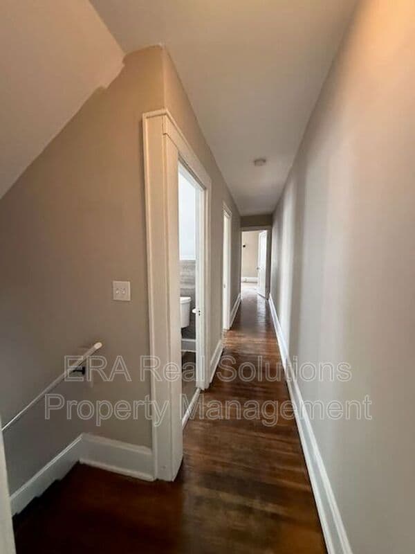 Columbus Condo: 121 North Oakley Ave.
