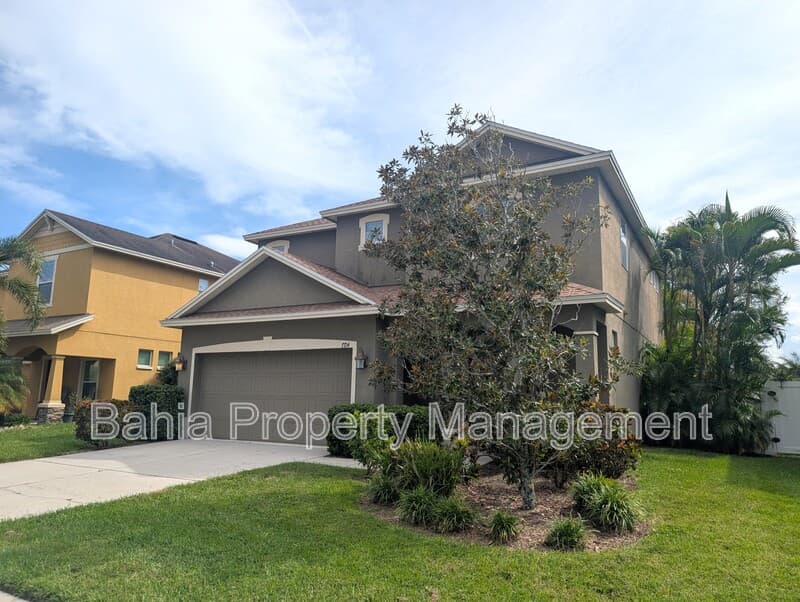 Tampa House: 7714 Landcare Ln