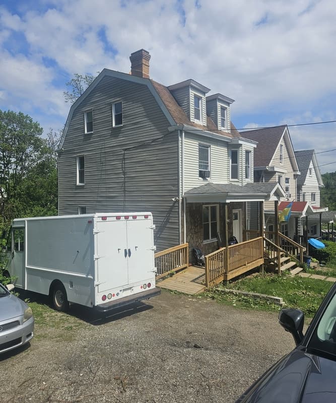 Pittsburgh House: 804 Dubois Street