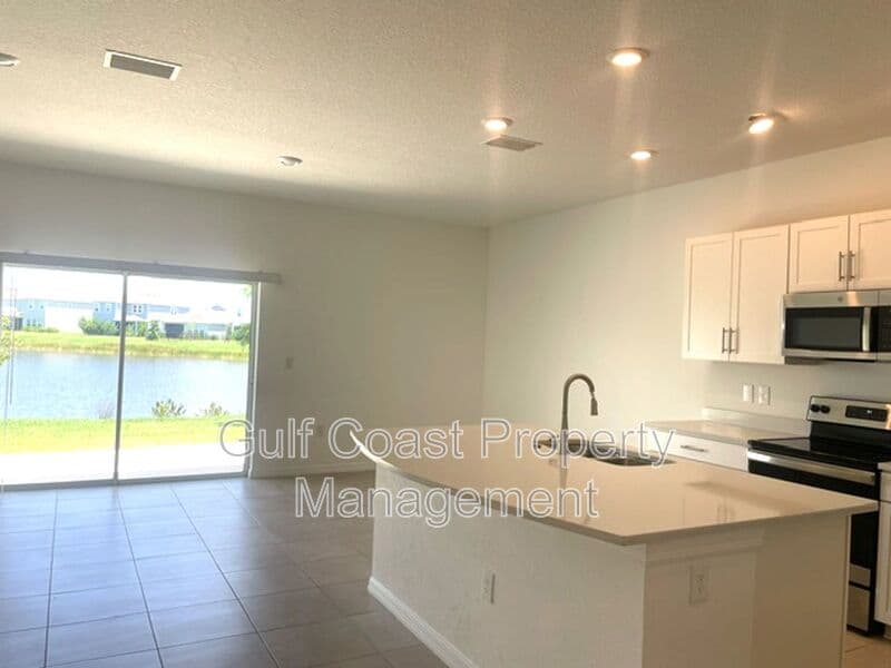 Nokomis House: 5730 Archipelago Street